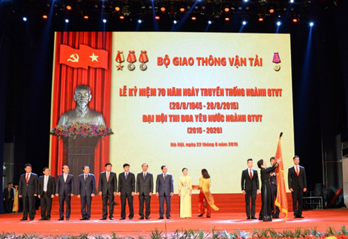 Ngành GTVT phát huy truyền thống 70 năm đi trước mở đường, tiếp tục đổi mới, quyết liệt cải cách, vì sự hài lòng hơn của người dân và doanh nghiệp
 